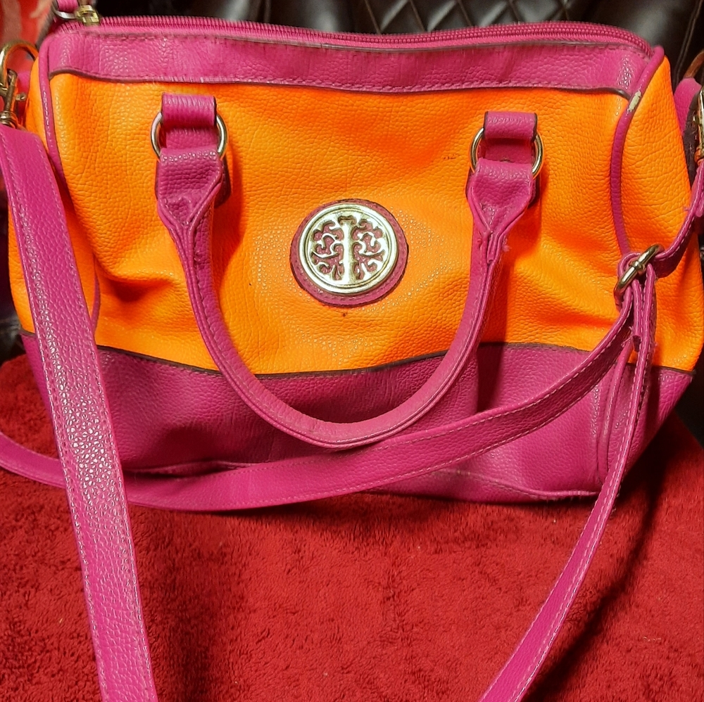 Beatiful  two colors purse.